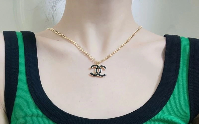 WaterResistant Chanel Necklaces 223325