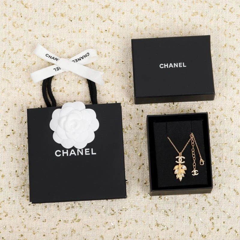 Chanel Necklaces Comfortable 223295