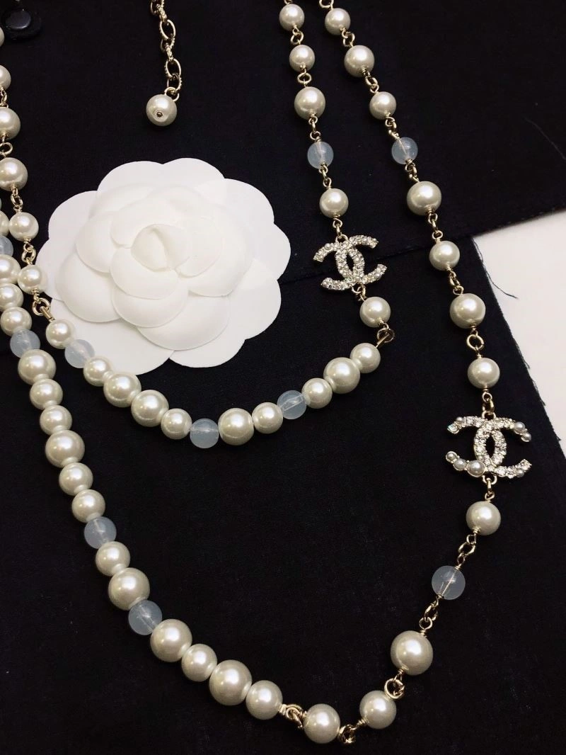 Effortless Chanel Necklaces 223351