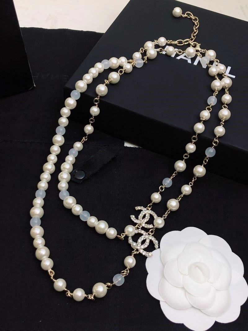 Effortless Chanel Necklaces 223351