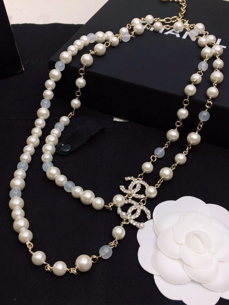 Effortless Chanel Necklaces 223351