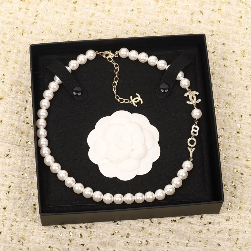 Snug Chanel Necklaces 223289