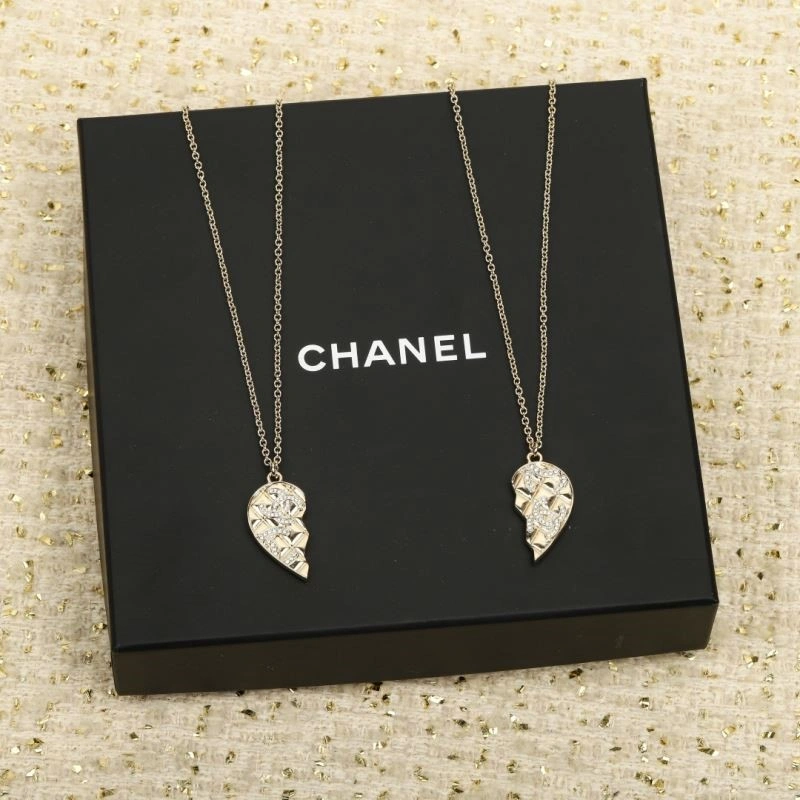 Chanel Necklaces Versatile 223283