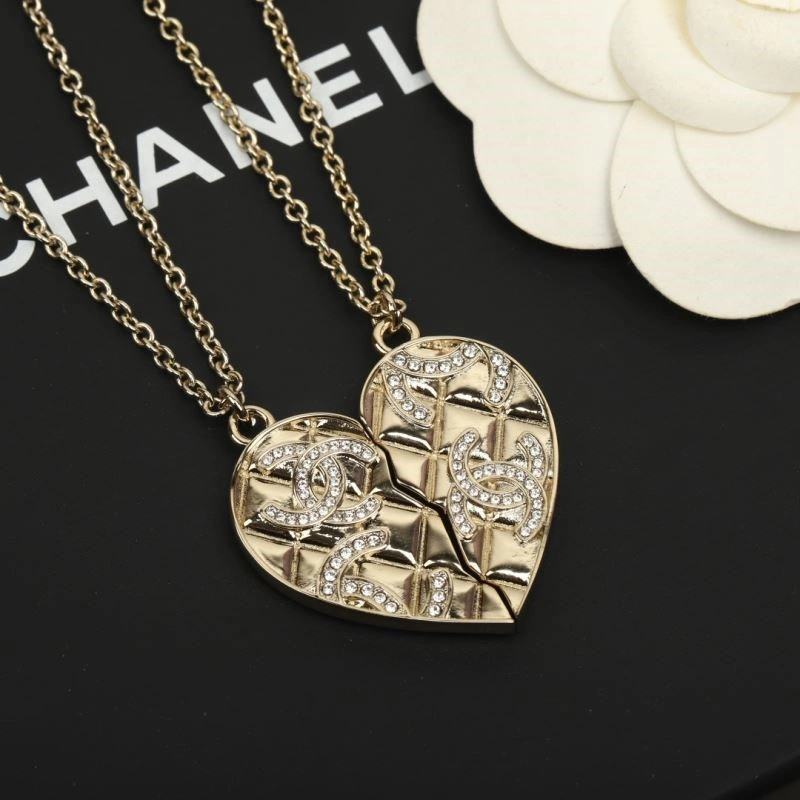 Chanel Necklaces Versatile 223283