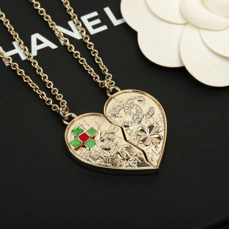 Chanel Necklaces Versatile 223283