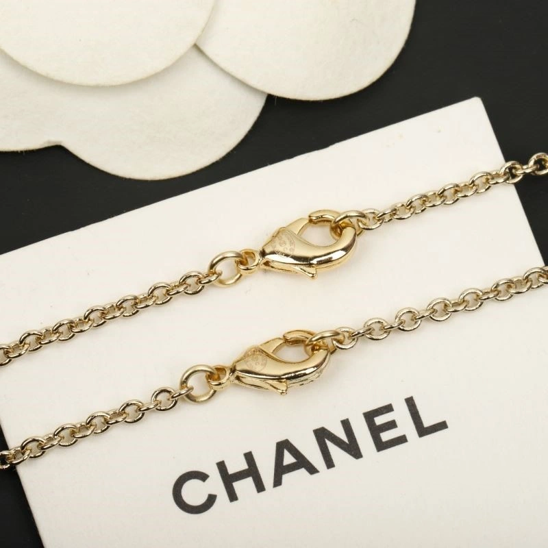 Chanel Necklaces Versatile 223283