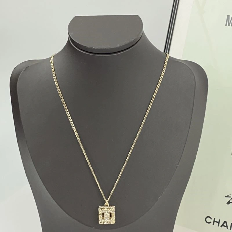 Chanel Necklaces ComfortFit 222302