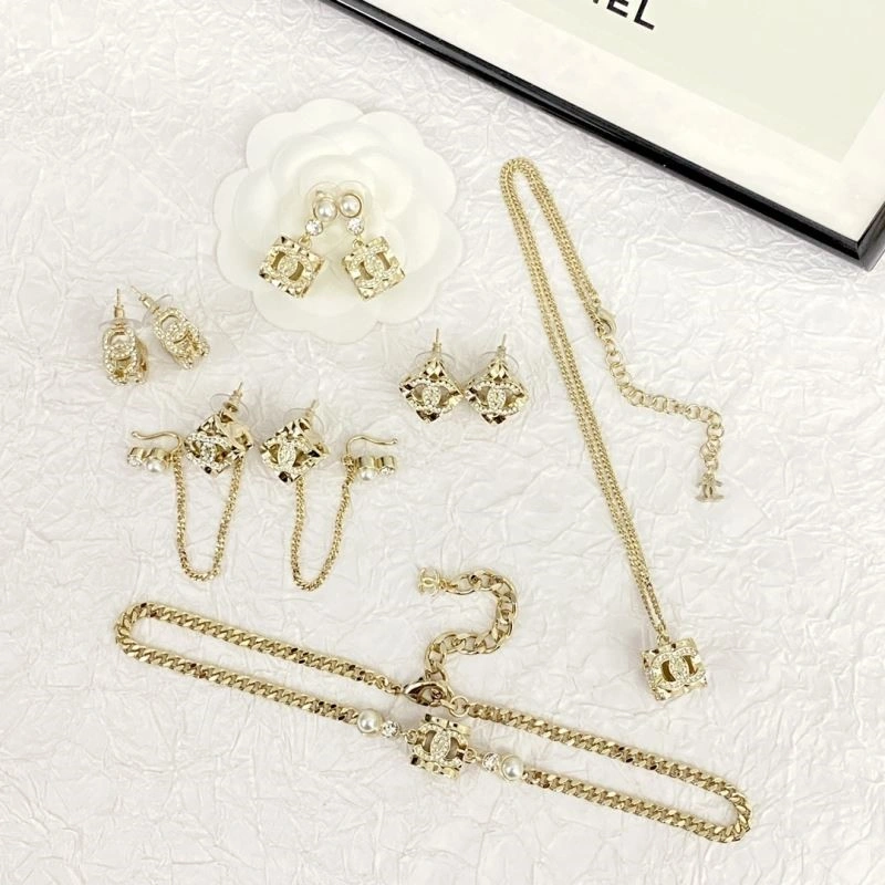 Chanel Necklaces ComfortFit 222302