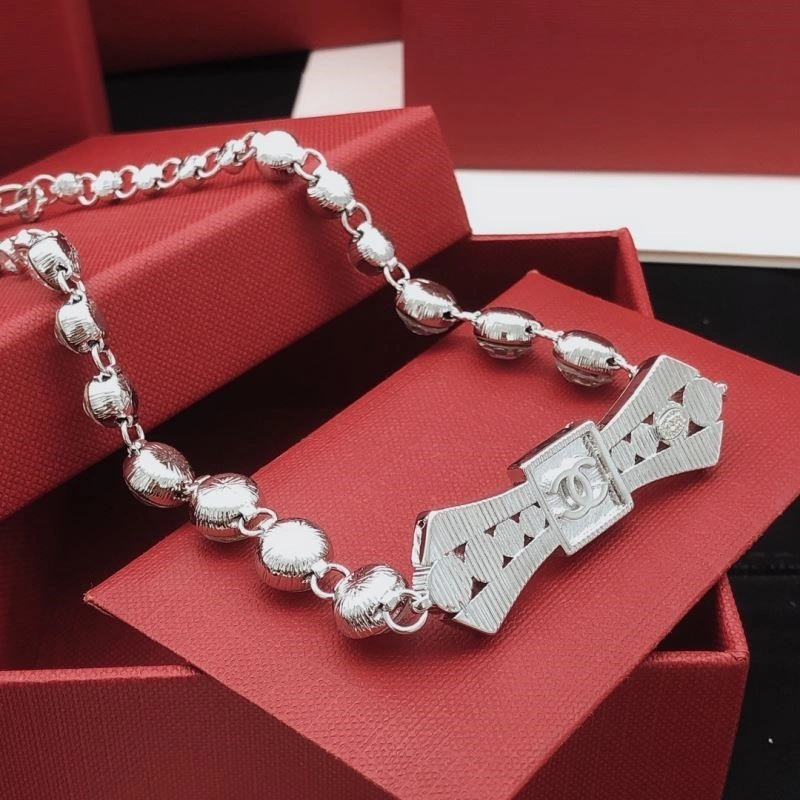 Timeless Chanel Necklaces 222303