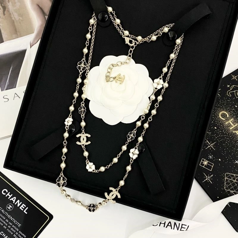 Contemporary Chanel Necklaces 222265