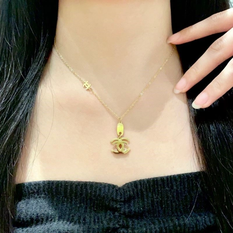 Sophisticated Chanel Necklaces 222256