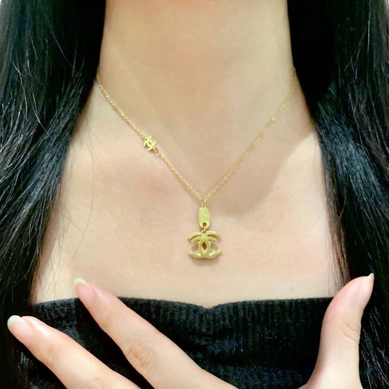 Sophisticated Chanel Necklaces 222256