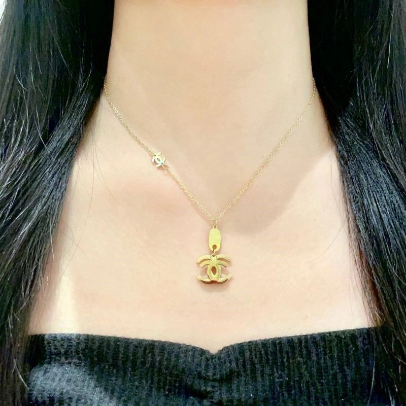Sophisticated Chanel Necklaces 222256