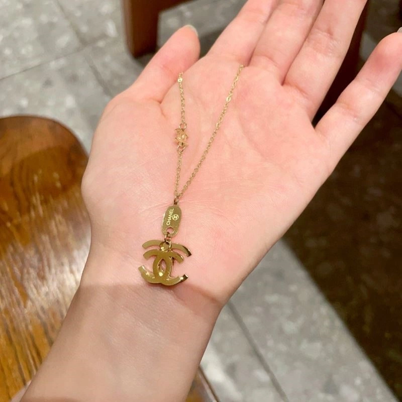 Sophisticated Chanel Necklaces 222256