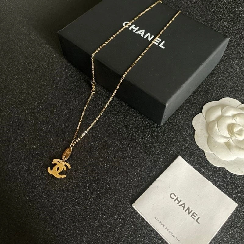 Sophisticated Chanel Necklaces 222256