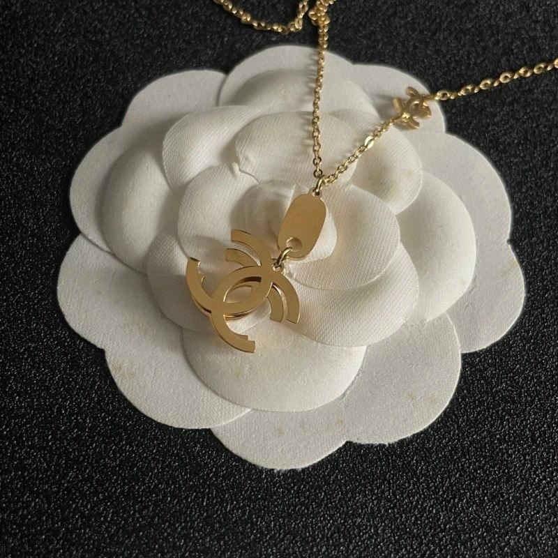 Sophisticated Chanel Necklaces 222256
