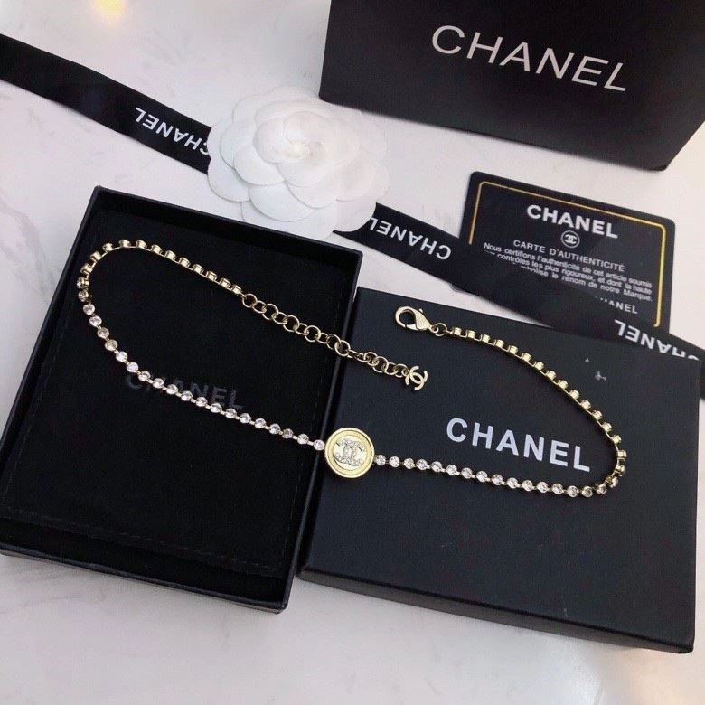 Trendsetting Chanel Necklaces 222244