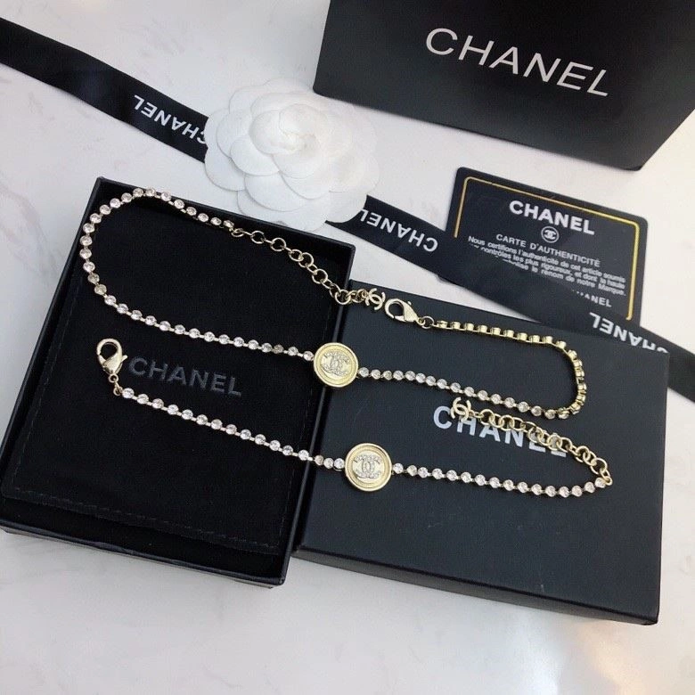 Trendsetting Chanel Necklaces 222244