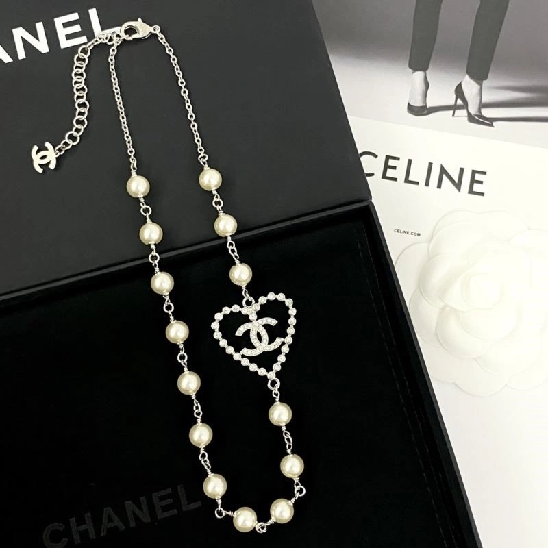 Chanel Necklaces Sleek 222235
