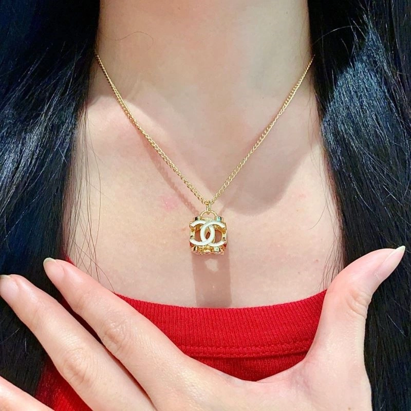 Casual Chanel Necklaces 222203