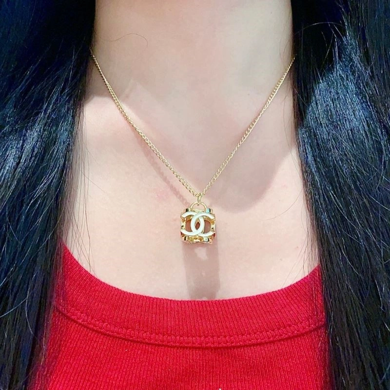 Casual Chanel Necklaces 222203