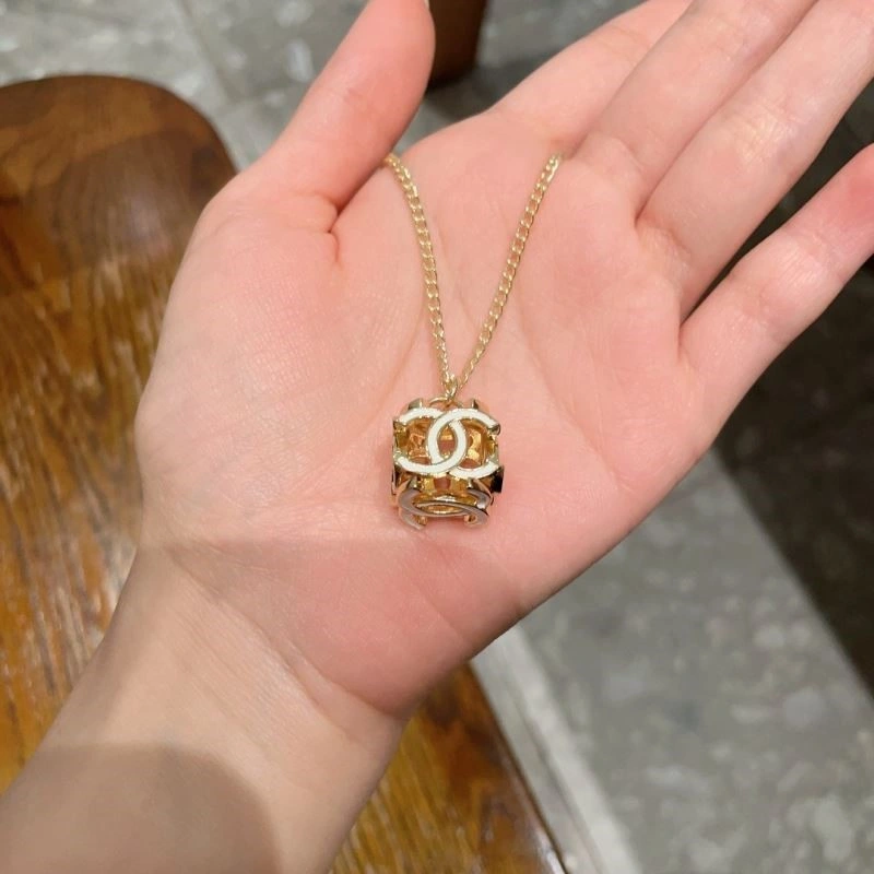 Casual Chanel Necklaces 222203