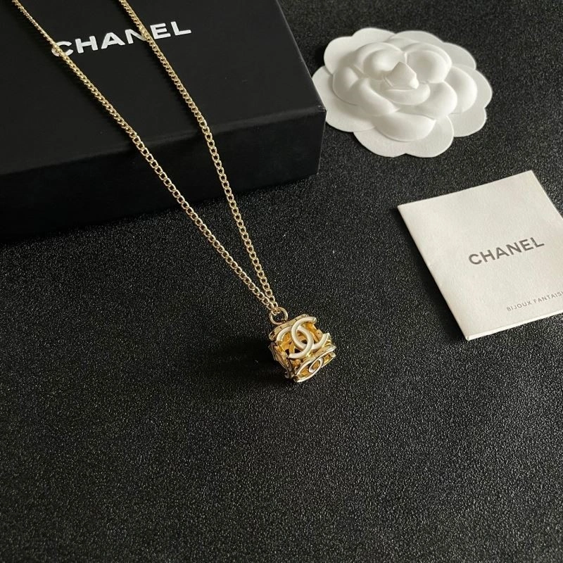 Casual Chanel Necklaces 222203