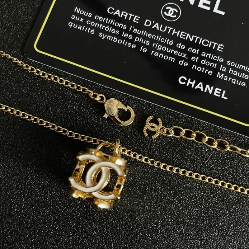 Casual Chanel Necklaces 222203