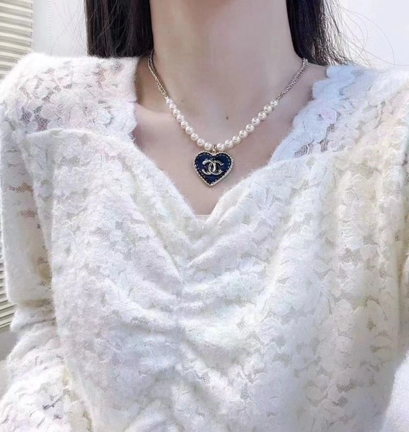 Supportive Chanel Necklaces 222218