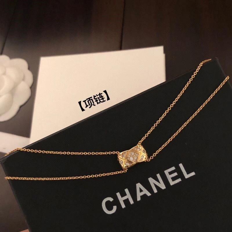 Youthful Chanel Necklaces 222207