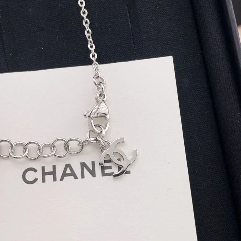 Resilient Chanel Necklaces 222332