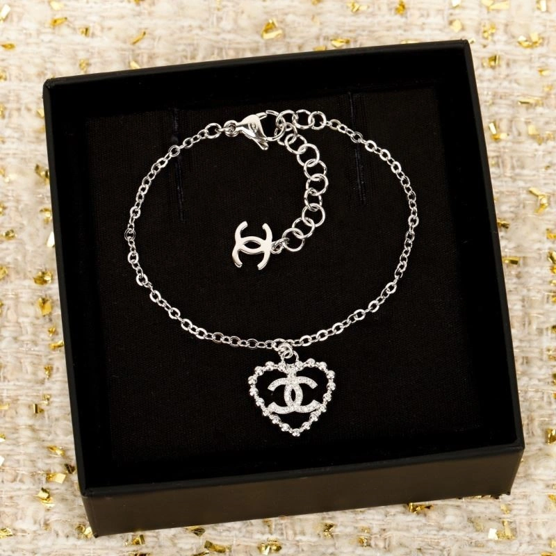 Versatile Chanel Necklaces 222177
