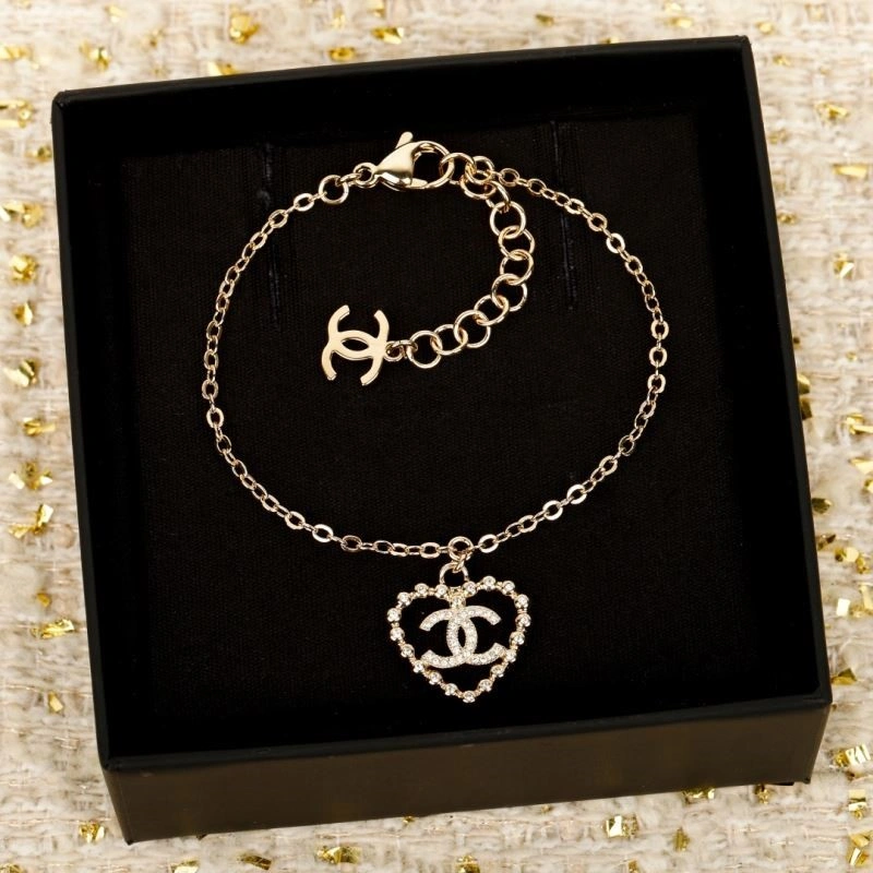 Versatile Chanel Necklaces 222177