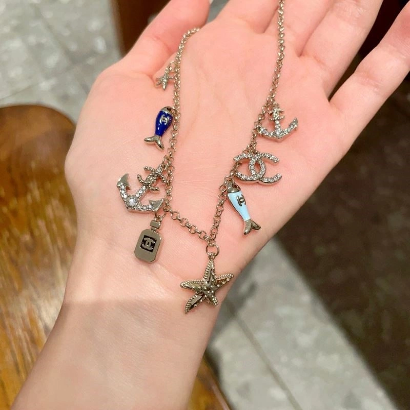 Chanel Necklaces Practical 222180