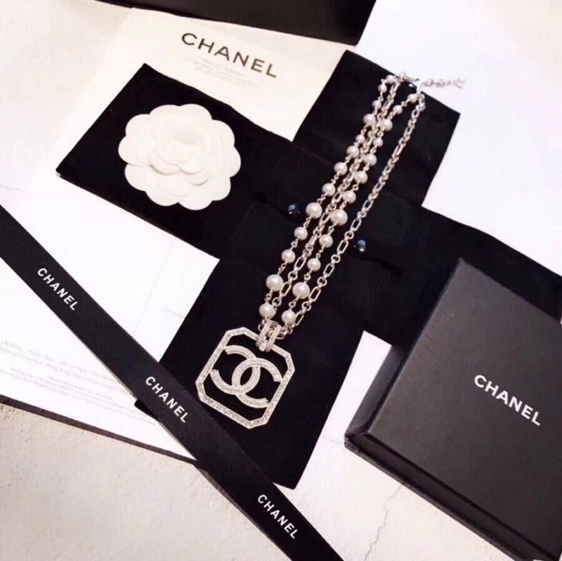 Chanel Necklaces Sleek 222163