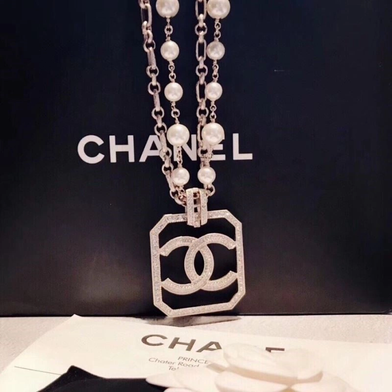 Chanel Necklaces Sleek 222163