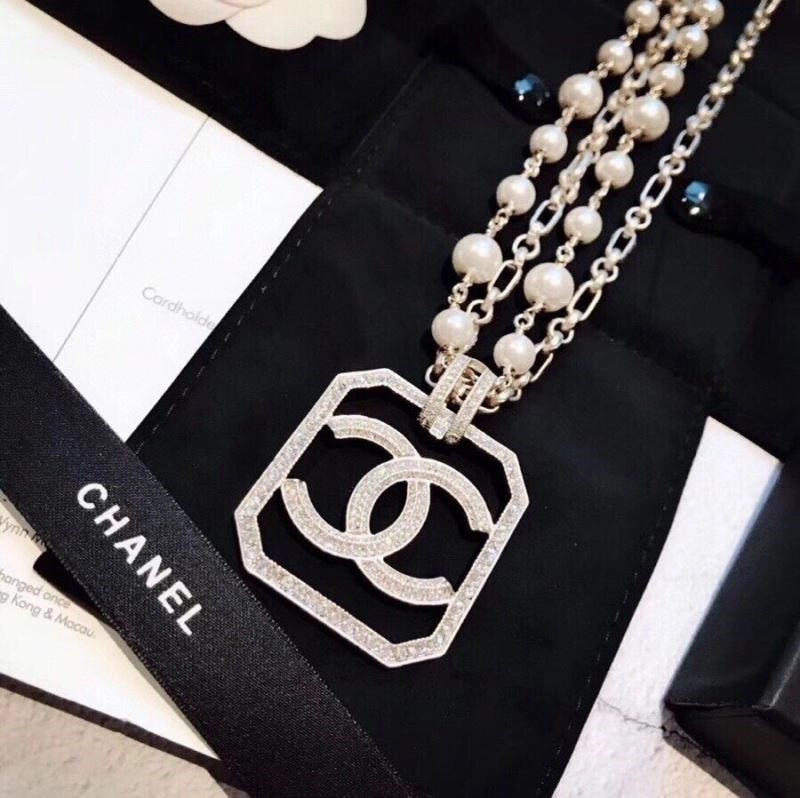 Chanel Necklaces Sleek 222163