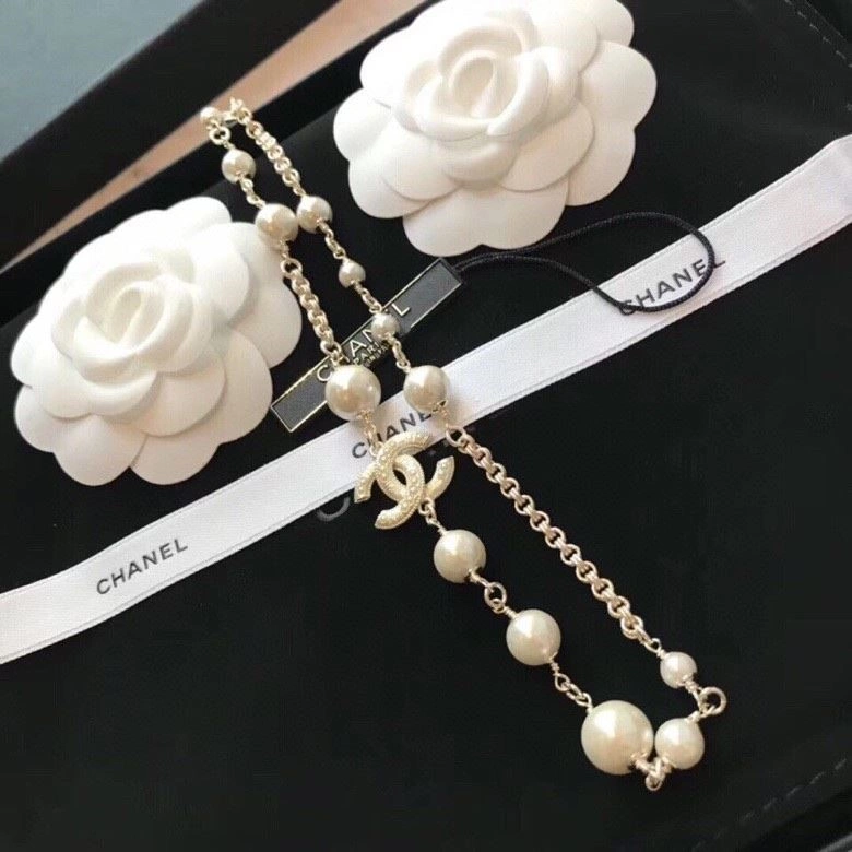 Contemporary Chanel Necklaces 222140