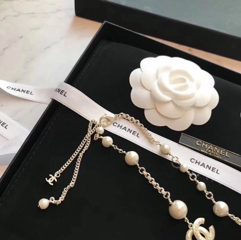 Contemporary Chanel Necklaces 222140
