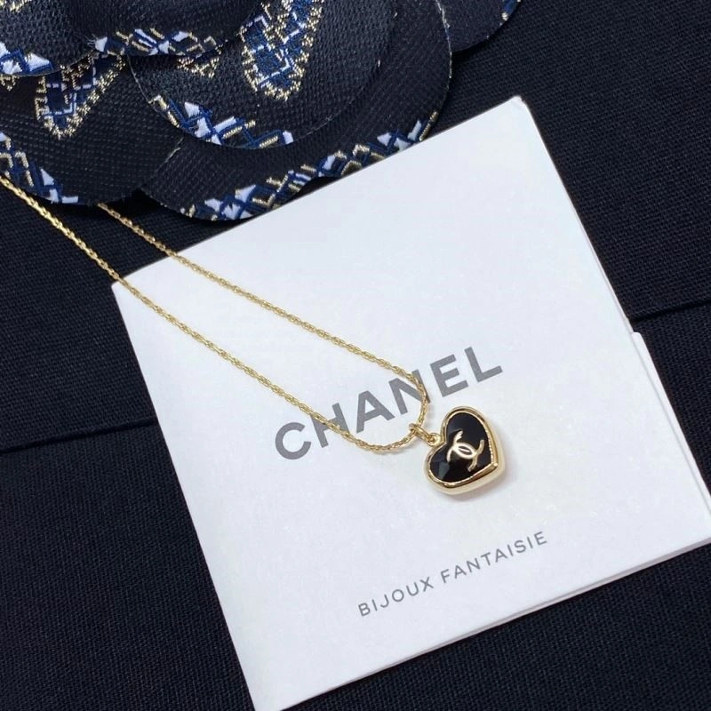 Minimalist Chanel Necklaces 222144