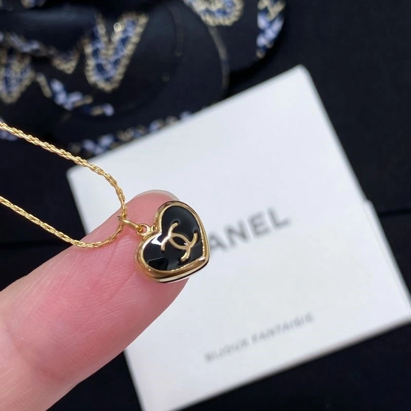 Minimalist Chanel Necklaces 222144