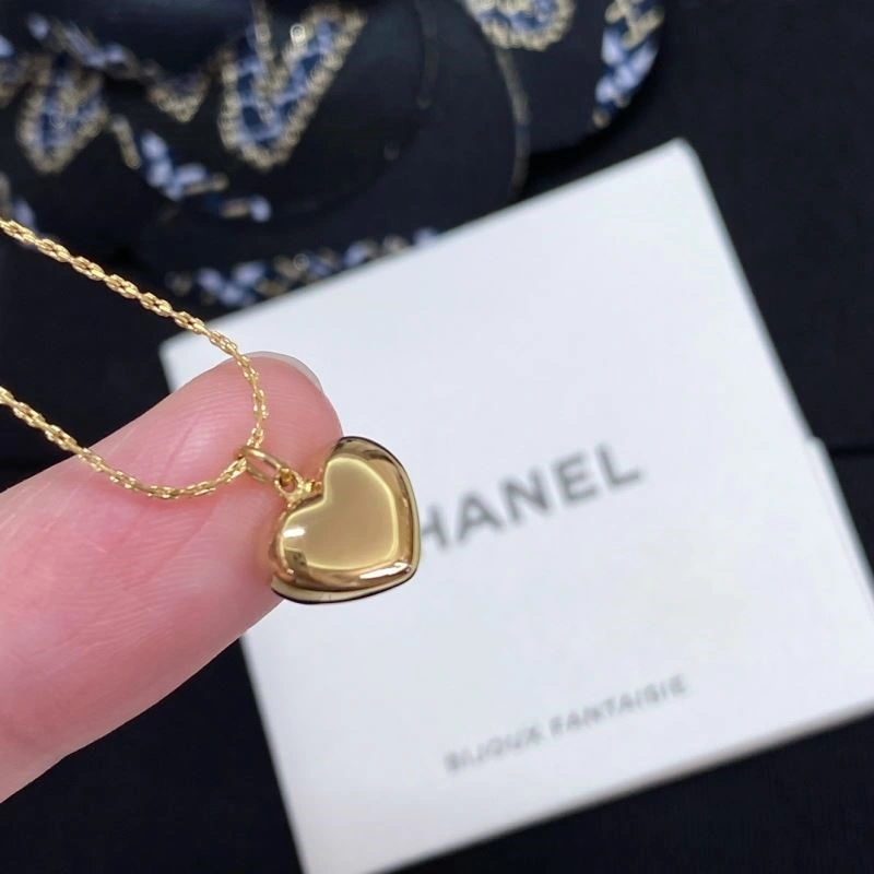 Minimalist Chanel Necklaces 222144