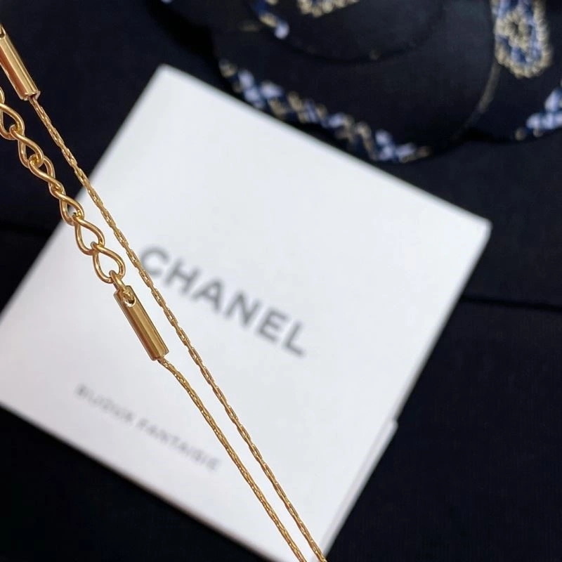 Minimalist Chanel Necklaces 222144