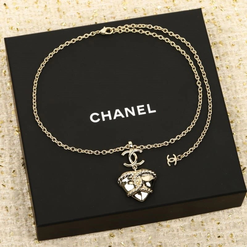 Chanel Necklaces Lightweight 222136