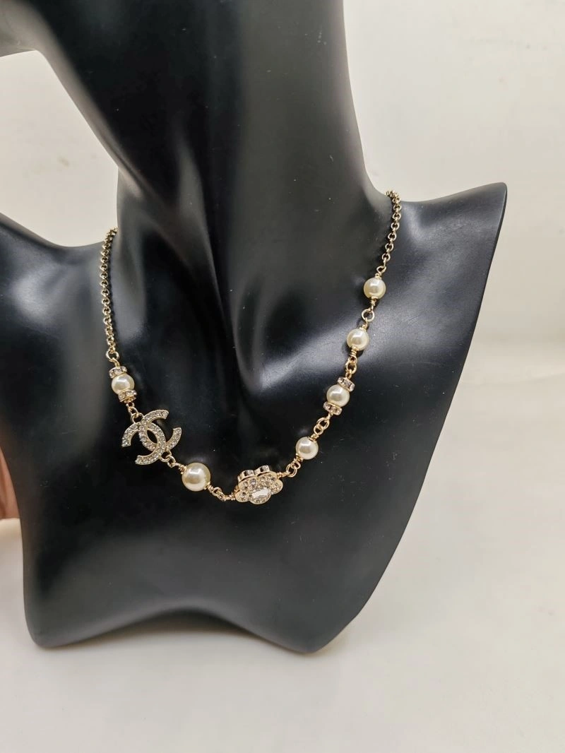 Snug Chanel Necklaces 222111