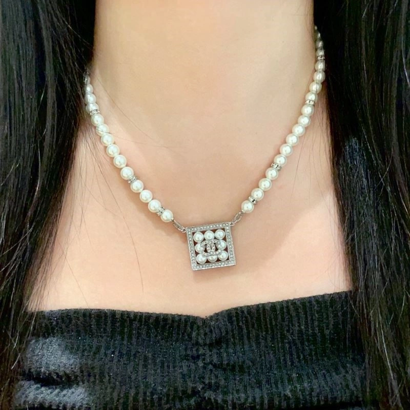 Stylish Chanel Necklaces 222118