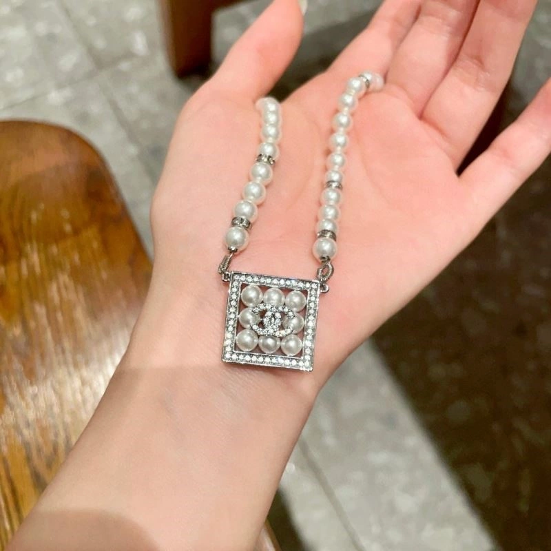 Stylish Chanel Necklaces 222118