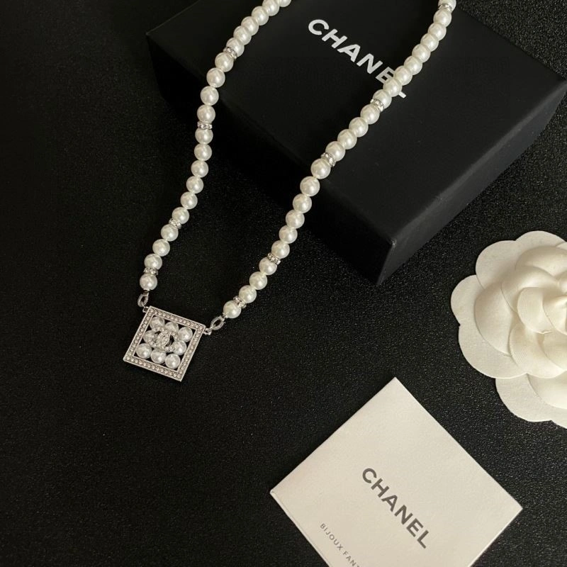 Stylish Chanel Necklaces 222118