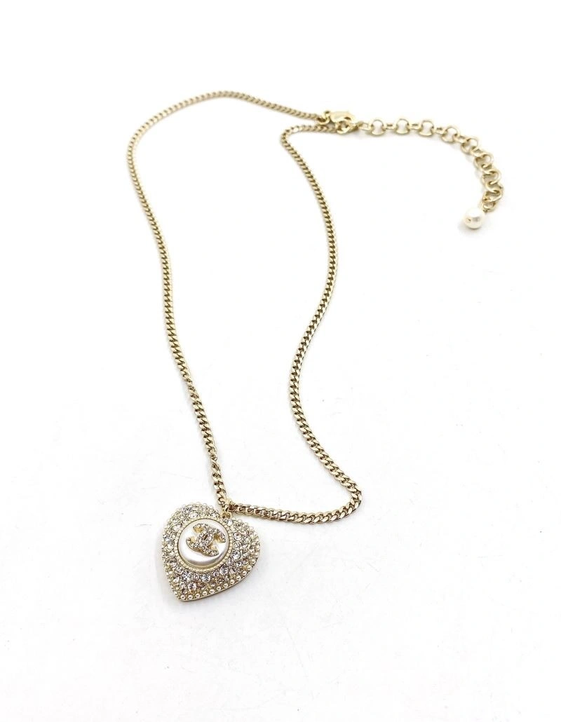 Trendsetting Chanel Necklaces 222183