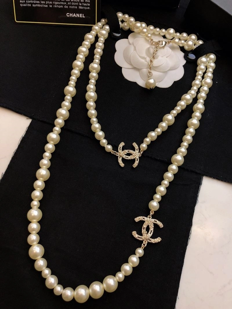 Compact Chanel Necklaces 222103